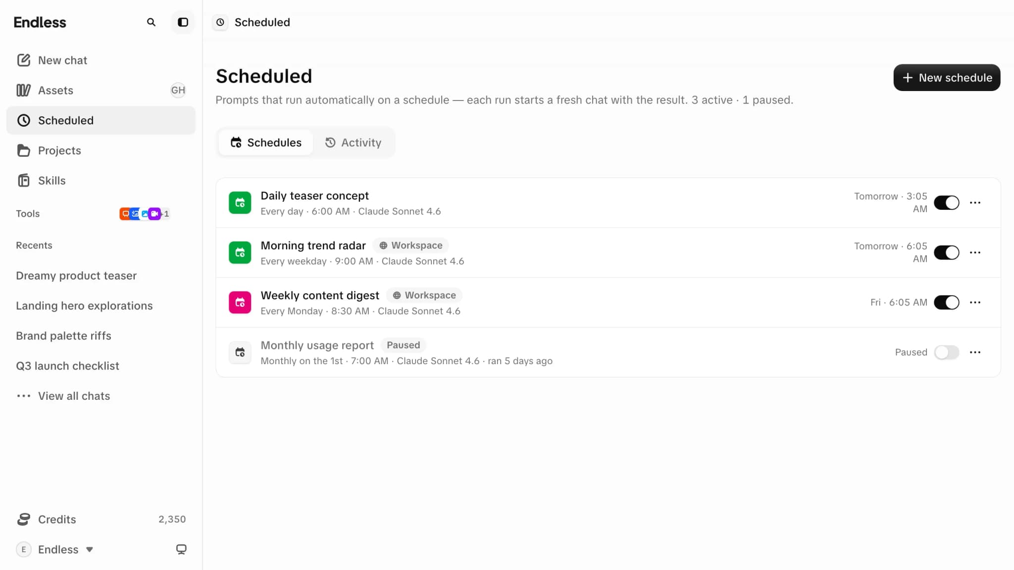 La lista de tareas programadas: un concepto de teaser diario, un radar de tendencias matutino y un resumen semanal de contenido, cada uno con su frecuencia.
