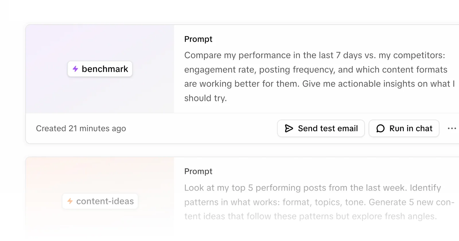 Vista de detalhe do atalho 'benchmark' mostrando um prompt para comparar a performance dos últimos 7 dias com a dos concorrentes, com opções para enviar um e-mail de teste ou rodar no chat.
